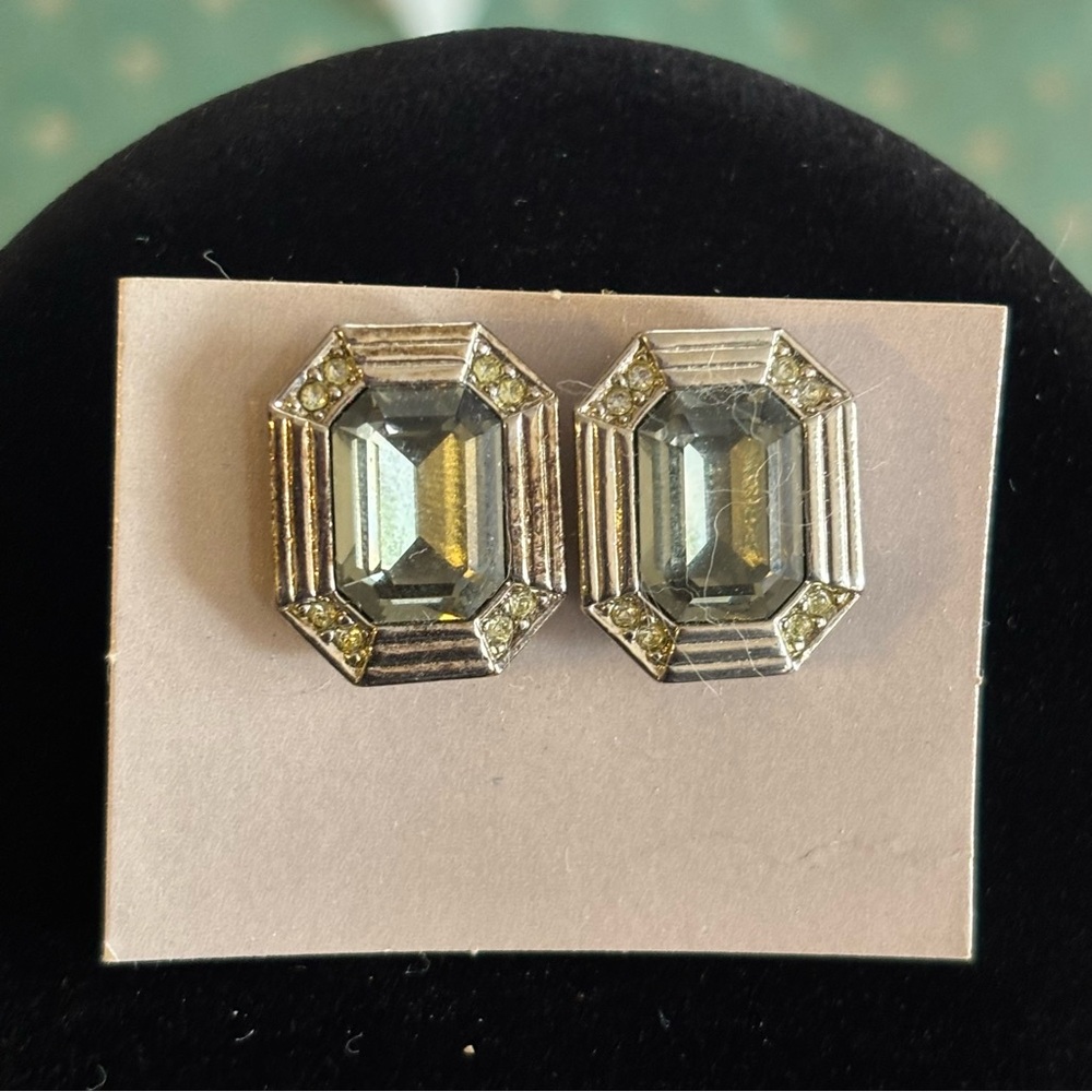 Vintage Avon Broadway Lights Pierced Gemstone Earrings